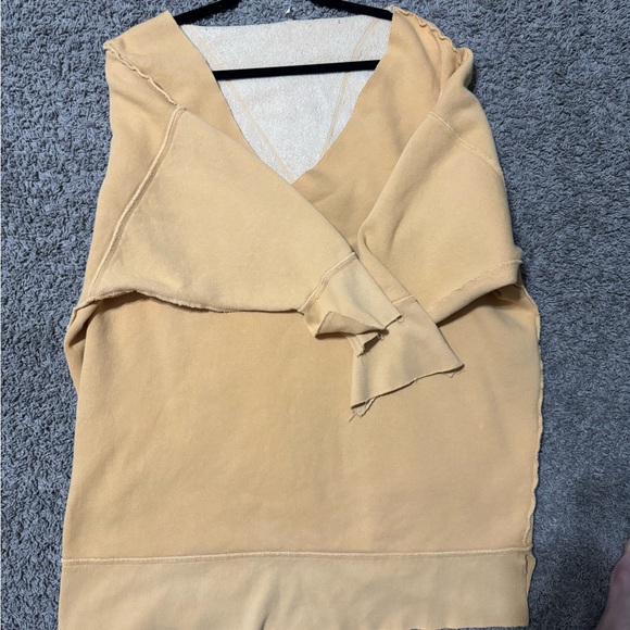 Mustard Yellow Free People over sized sweater in great condition - Picture 2 of 5
